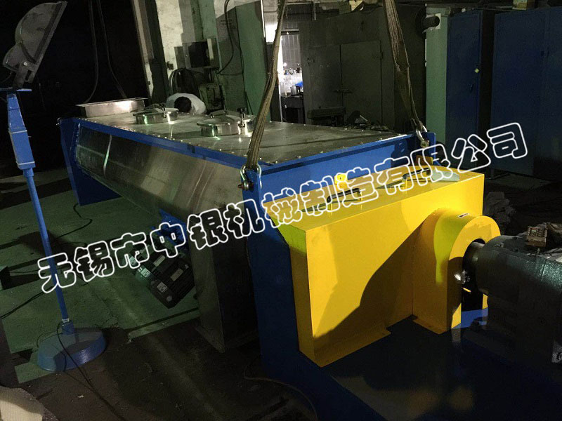 1500L的犁刀雙軸槳葉式混合機(jī)連夜